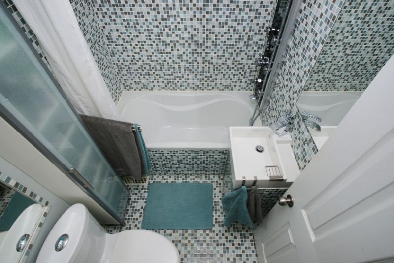 small bathroom refurbishment