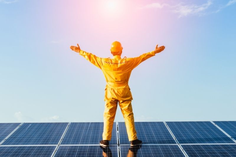solar panel fitting cost